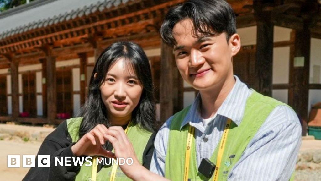 El milenario templo budista en Corea del Sur donde los monjes ayudan a jóvenes encontrar pareja (y los animan a tener hijos)