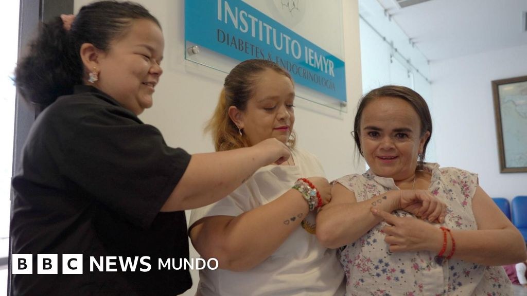 "Crecer en un mundo de gigantes": las personas que viven con síndrome de Laron en Ecuador (y por qué pueden ser clave para combatir la diabetes y el cáncer)